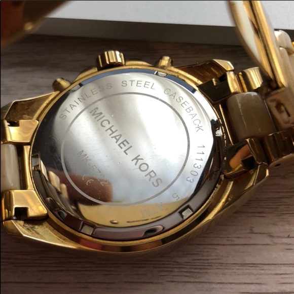MICHAEL KORS MARBLE/GOLD WATCH - Picture 4 of 4